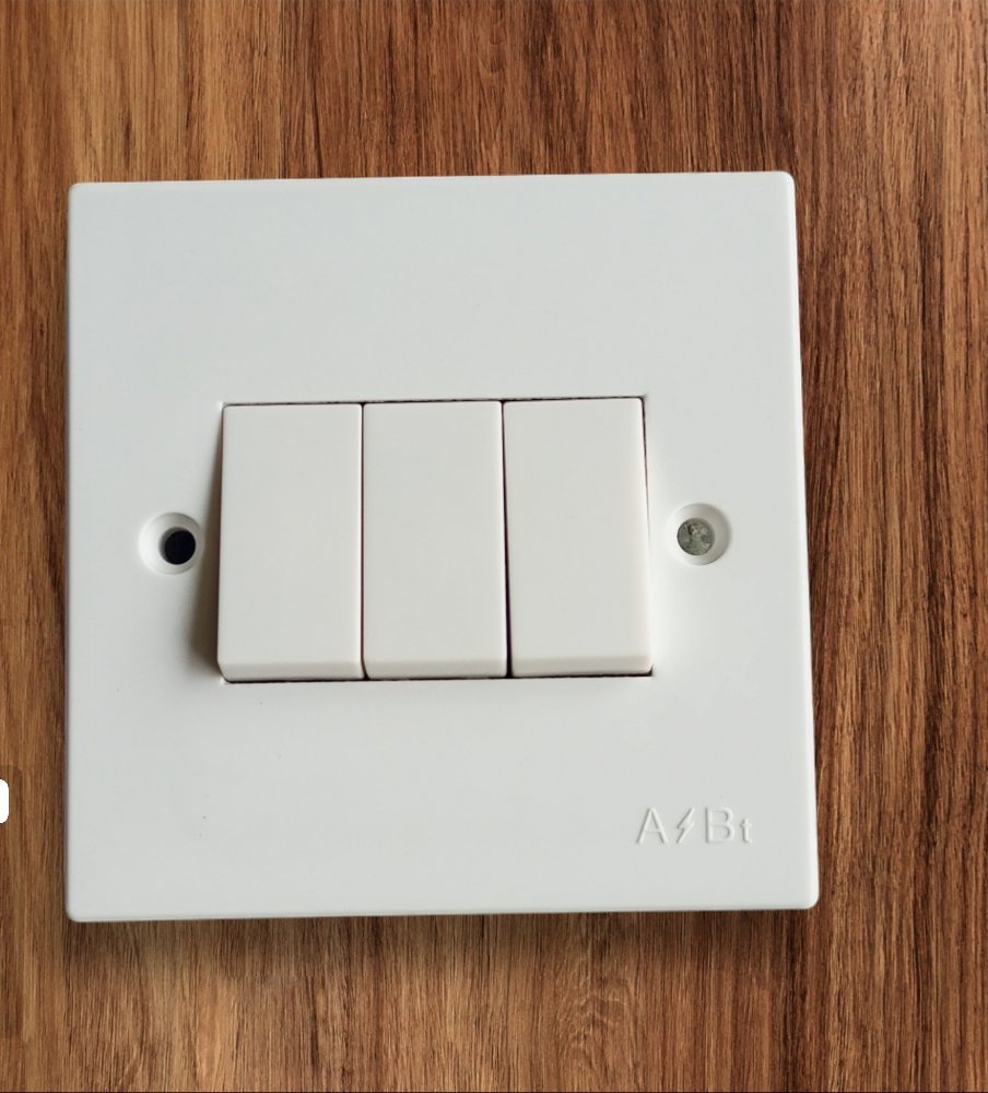 3 gang switch 3 gang switch A&bt - Image 1